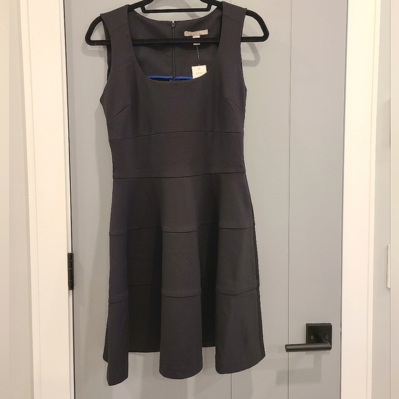 Banana Republic Fit & Flare Black Dress - 10P - Picture 1 of 3